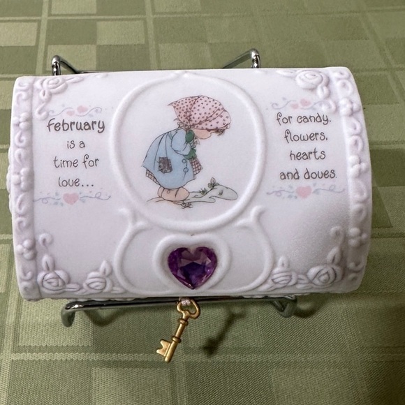 Precious Moments Treasure Hope Chest Trinket Box, February Amethyst 1995 Edition - Picture 1 of 6